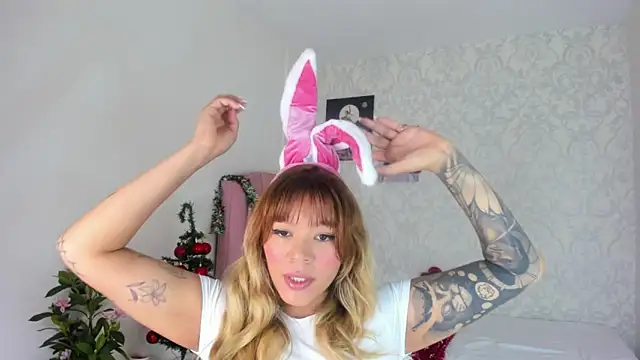 Snapshot of Adria_ross chatting on December 2025 01:14:02 PM Adria ross online show from December 2025 01:14:02 PM