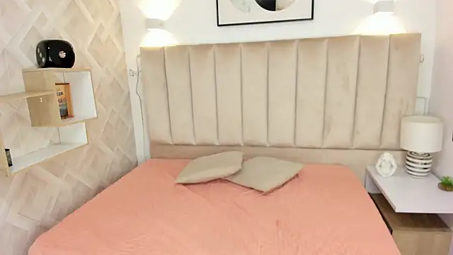 Anniie Queen online show from December 2025 03:11:05 AM