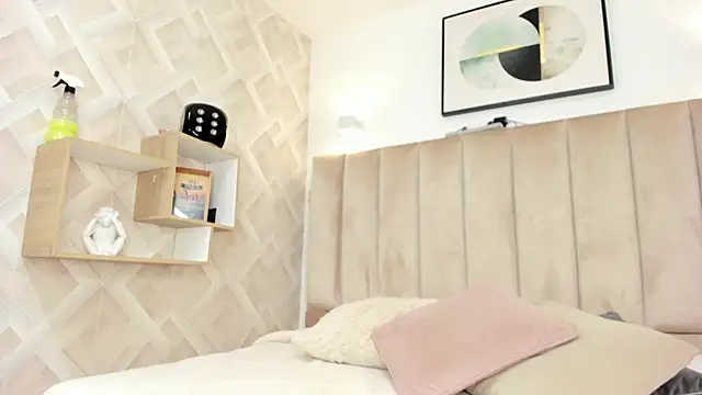 Anniie Queen online show from March 2026 03:23:01 AM