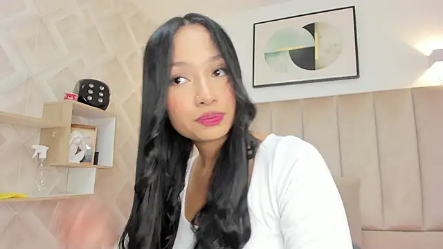 Anniie Queen online show from April 2026 02:28:01 AM