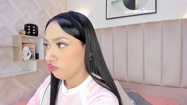 Anniie Queen online show from April 2026 03:08:01 AM