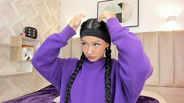Anniie Queen online show from May 2026 03:37:01 AM