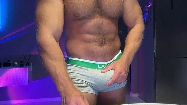 KarlosRichi online show from November 2025 04:16:01 AM