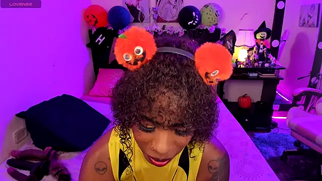 Snapshot of kary_bunny3 chatting on October 2025 06:03:01 AM kary bunny3 online show from October 2025 06:03:01 AM