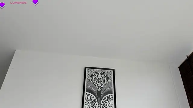 VeronicaTonu online show from May 2026 01:47:02 PM