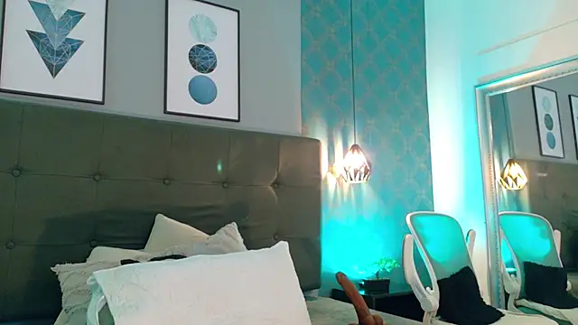 AmbarRoberts  online show from February 2026 01:11:01 PM