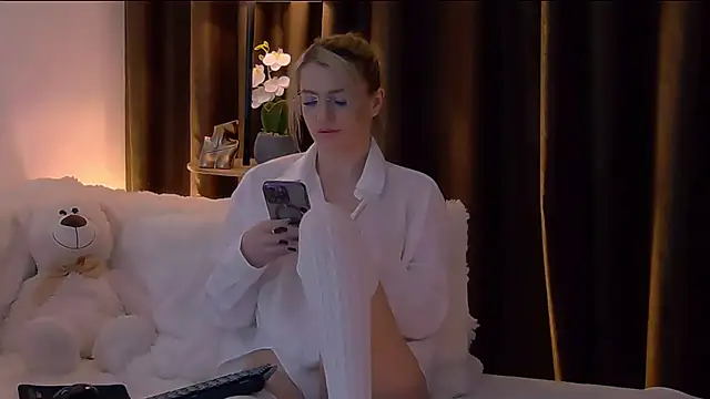 TinaHarley online show from February 2026 04:47:02 PM