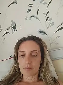 SophyGirl online show from May 2026 01:40:02 PM