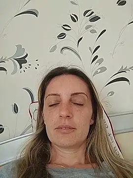 SophyGirl online show from May 2026 02:45:02 PM