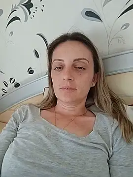 SophyGirl online show from May 2026 12:24:01 PM