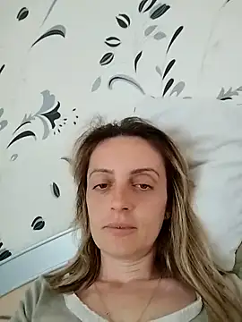 SophyGirl online show from April 2026 12:32:02 PM