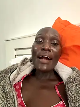 Foxxxyfemale online show from November 2025 07:55:01 AM