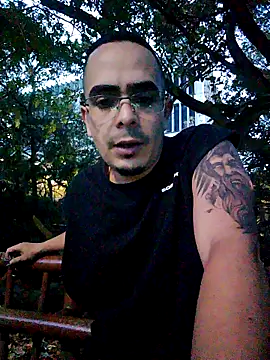 Snapshot of FeloBad chatting on May 2026 11:26:02 PM FeloBad online show from May 2026 11:26:02 PM