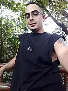 Snapshot of FeloBad chatting on May 2026 09:55:01 PM FeloBad online show from May 2026 09:55:01 PM