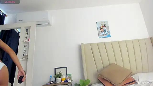 Mady-Edwards online show from February 2026 09:58:02 PM