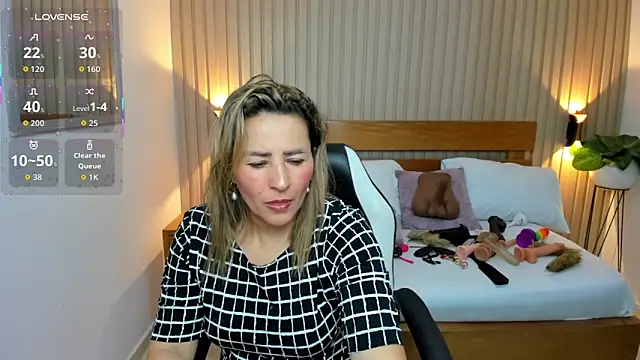 Snapshot of luciana_ballesteros_ chatting on June 2026 12:05:02 PM luciana ballesteros online show from June 2026 12:05:02 PM