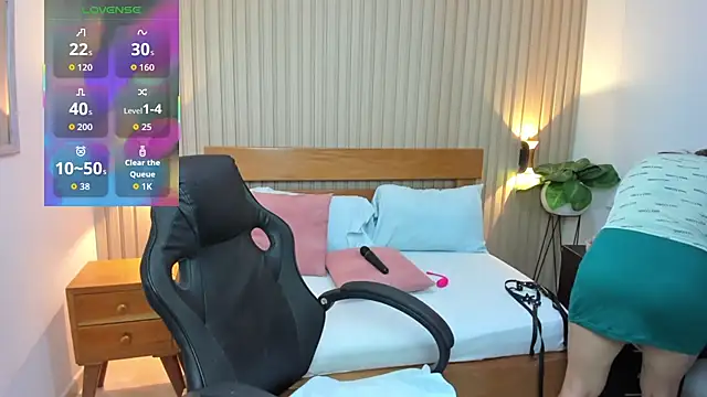 luciana ballesteros  online show from March 2026 12:23:01 PM