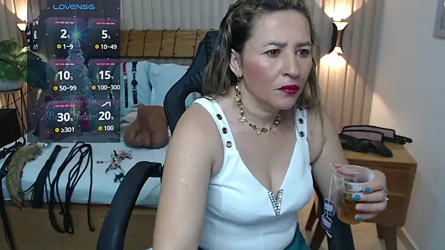 Snapshot of luciana_ballesteros_ chatting on December 2025 12:37:01 PM luciana ballesteros online show from December 2025 12:37:01 PM