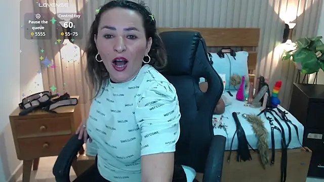 Snapshot of luciana_ballesteros_ chatting on November 2025 12:31:01 PM luciana ballesteros online show from November 2025 12:31:01 PM