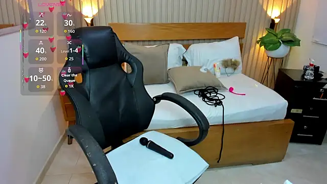 luciana ballesteros  online show from April 2026 12:07:02 PM