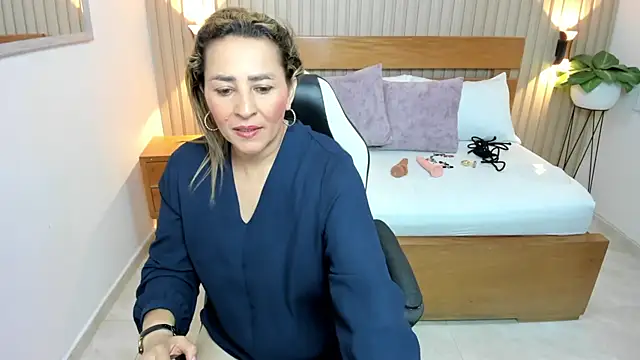 Snapshot of luciana_ballesteros_ chatting on June 2026 12:28:01 PM luciana ballesteros online show from June 2026 12:28:01 PM