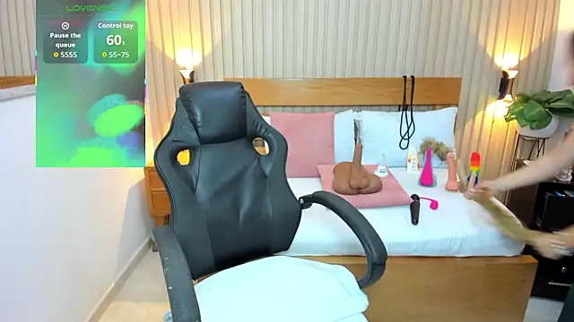 luciana ballesteros  online show from March 2026 12:28:02 PM