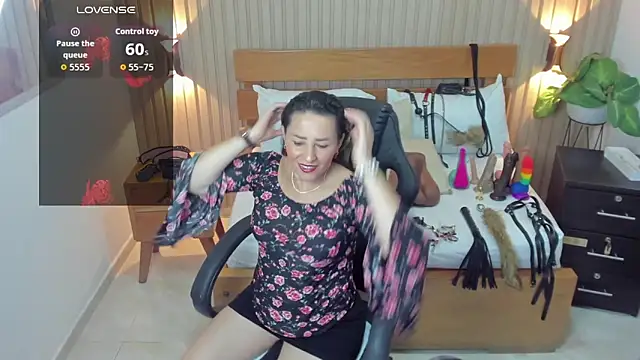 Snapshot of luciana_ballesteros_ chatting on October 2025 12:26:02 PM luciana ballesteros online show from October 2025 12:26:02 PM