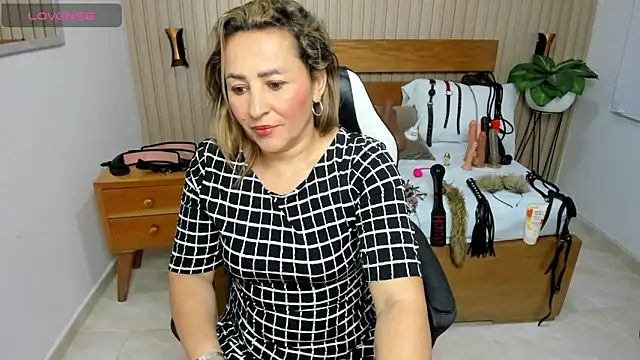 Snapshot of luciana_ballesteros_ chatting on May 2026 01:38:02 PM luciana ballesteros online show from May 2026 01:38:02 PM