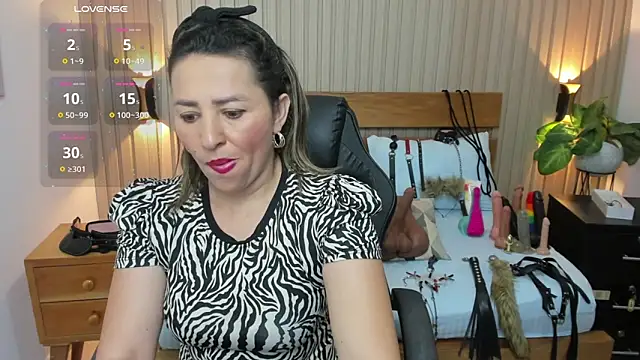 luciana ballesteros  online show from September 2025 12:18:02 PM