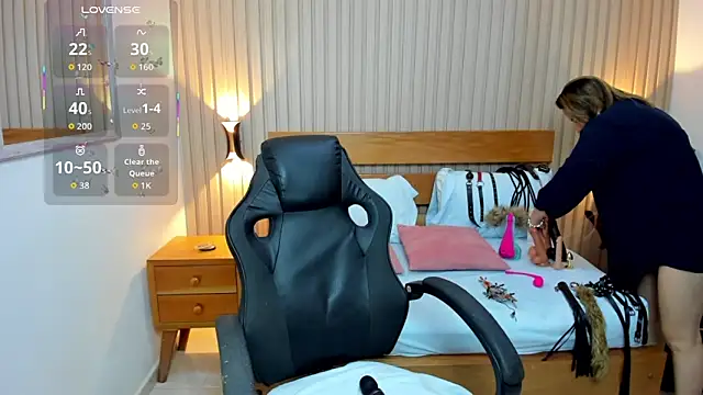 luciana ballesteros  online show from March 2026 12:07:02 PM