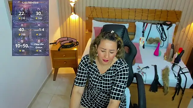 Snapshot of luciana_ballesteros_ chatting on December 2025 12:33:02 PM luciana ballesteros online show from December 2025 12:33:02 PM