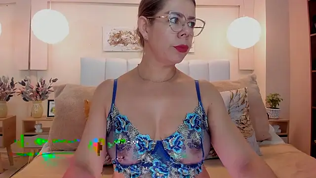 Snapshot of RamonaSimons chatting on June 2026 08:32:01 PM RamonaSimons online show from June 2026 08:32:01 PM