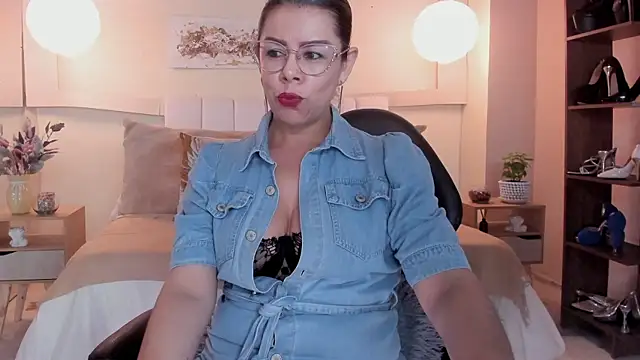 RamonaSimons online show from May 2026 08:05:01 PM