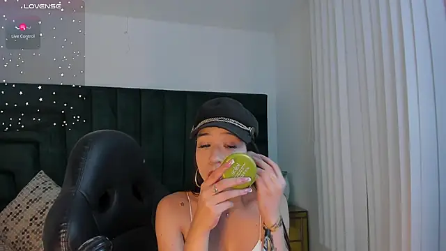 FaloonRoussel online show from February 2026 06:18:02 PM