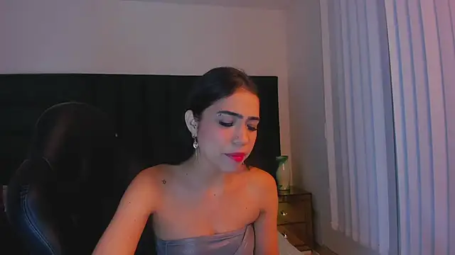 FaloonRoussel online show from September 2025 07:08:02 PM