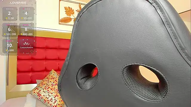 FaloonRoussel online show from November 2025 06:25:01 PM