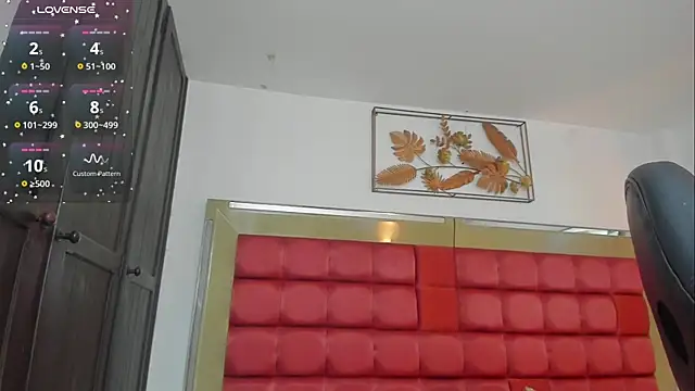 FaloonRoussel online show from November 2025 06:02:01 PM