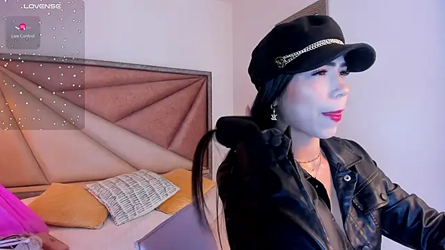 FaloonRoussel online show from December 2025 12:05:01 AM