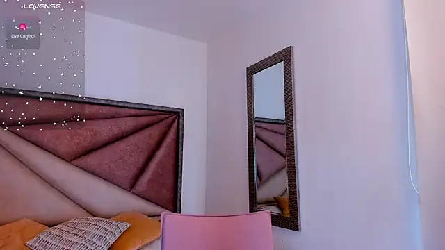 FaloonRoussel online show from October 2025 05:43:01 PM