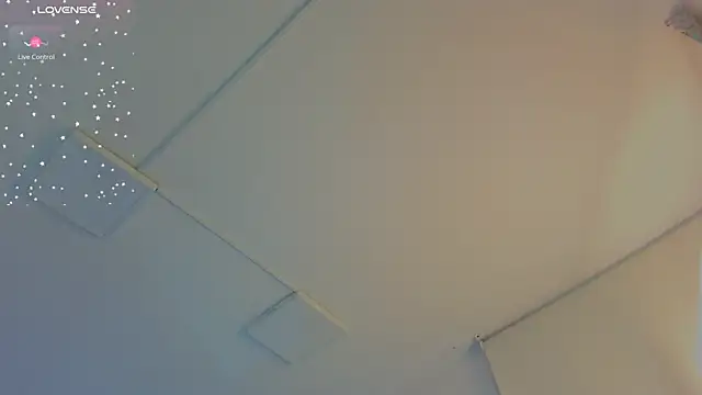 Snapshot of FaloonRoussel chatting on May 2026 06:01:02 PM FaloonRoussel online show from May 2026 06:01:02 PM