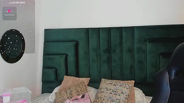 FaloonRoussel online show from November 2025 06:12:02 PM