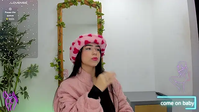 FaloonRoussel online show from November 2025 12:03:02 AM