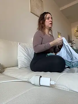 lyajoliee online show from March 2026 07:45:01 AM