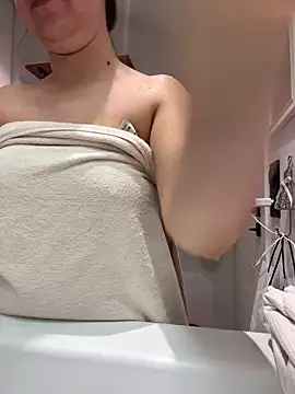 Snapshot of lyajoliee chatting on February 2026 10:03:01 AM lyajoliee online show from February 2026 10:03:01 AM