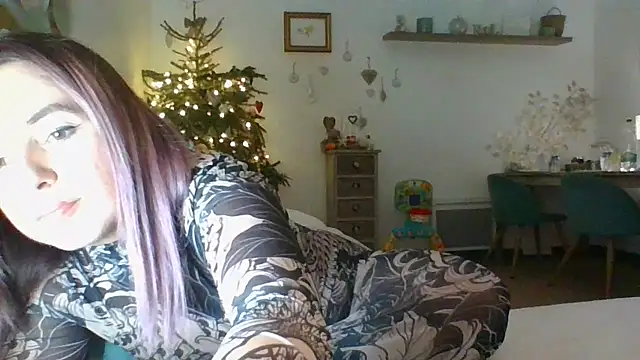 Snapshot of lyajoliee chatting on January 2025 08:31:02 PM lyajoliee online show from January 2025 08:31:02 PM