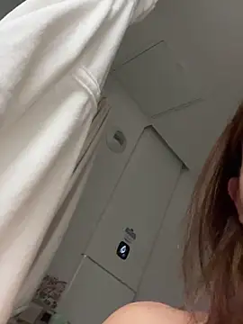 Snapshot of lyajoliee chatting on February 2026 06:34:01 AM lyajoliee online show from February 2026 06:34:01 AM