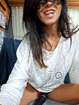 Snapshot of EmySkinny85 chatting on October 2025 01:01:01 PM EmySkinny85 online show from October 2025 01:01:01 PM