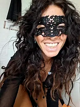 Snapshot of EmySkinny85 chatting on October 2025 07:51:01 AM EmySkinny85 online show from October 2025 07:51:01 AM