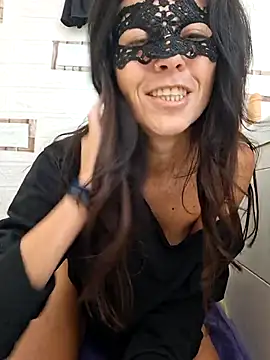 Snapshot of EmySkinny85 chatting on November 2025 08:58:02 AM EmySkinny85 online show from November 2025 08:58:02 AM