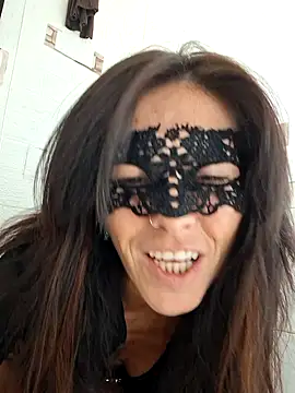 Snapshot of EmySkinny85 chatting on November 2025 03:15:01 PM EmySkinny85 online show from November 2025 03:15:01 PM